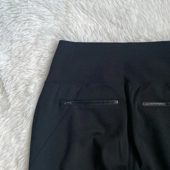Athleta Jogger with zip pockets. Black. Size Small. - Picture 7 of 7